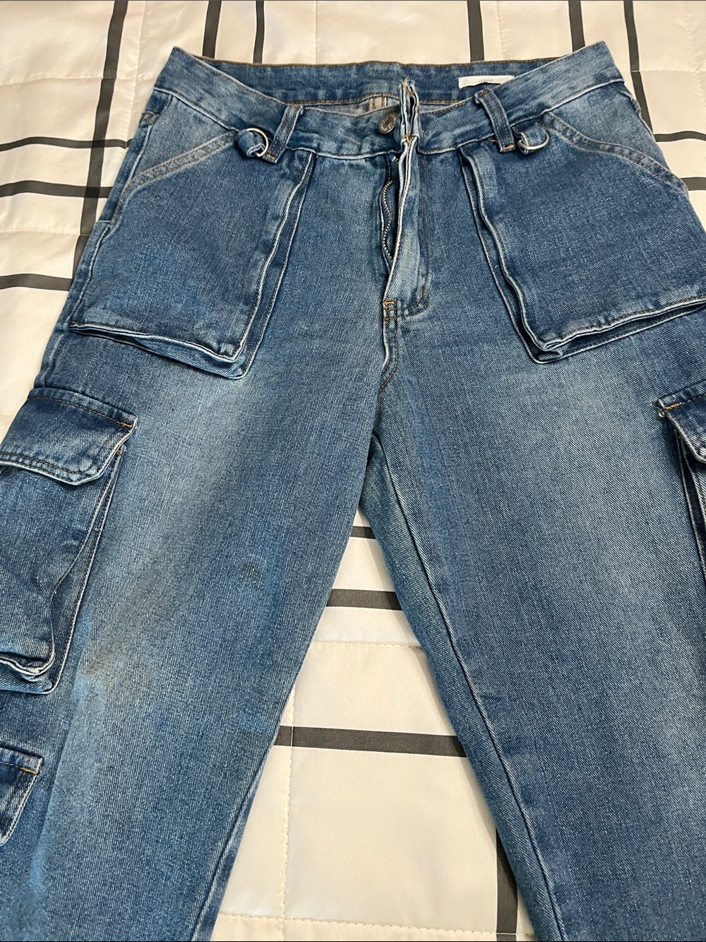 Straight Cargo Jeans in Faded Blue